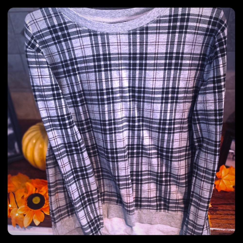Cute comfy plaid sweatshirt!